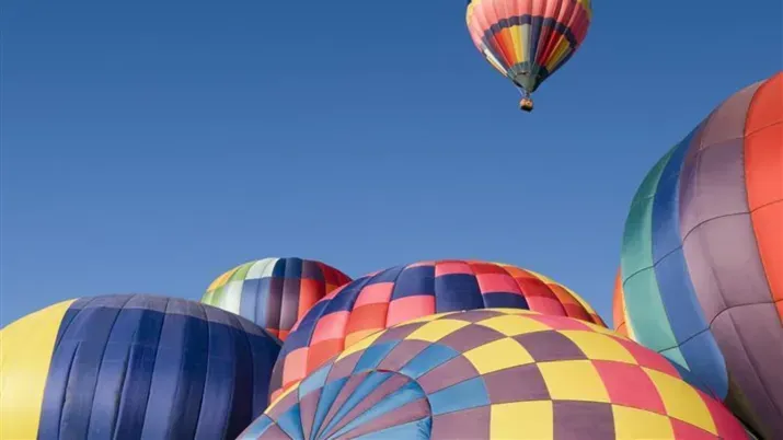 Record supply amid Iran turmoil shows weight of demand for bonds